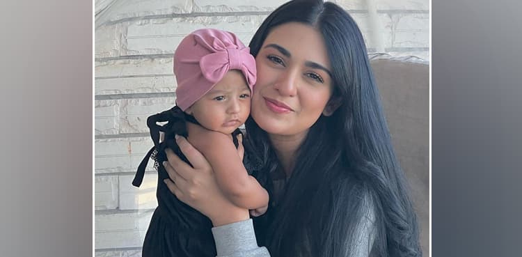 Sarah Khan shares pictures with daughter Alyana Falak