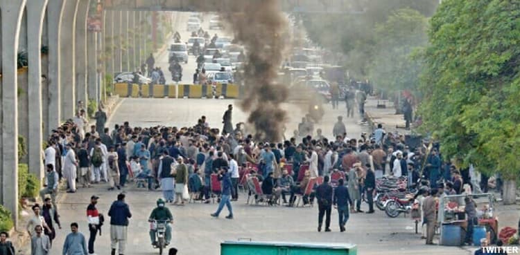 Rawalpindi: Police arrest 250 PTI workers over violent protests