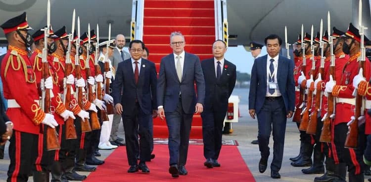Australian PM hails 'constructive' talk with China's Li