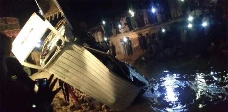At least 20 killed as passenger van falls into ditch near Sehwan