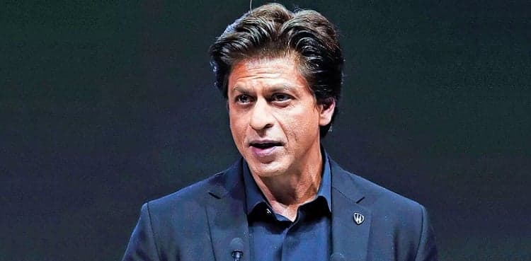 Shahrukh Khan stopped by customs department at Mumbai airport