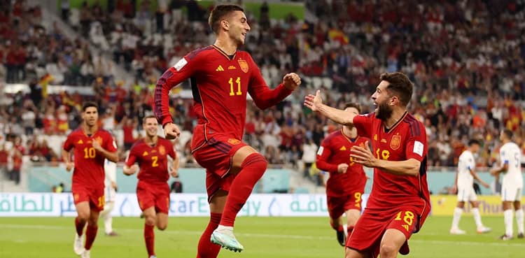 Spain ignite FIFA World Cup bid by smashing seven past Costa Rica