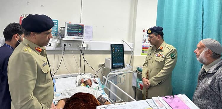 COAS Asim Munir meets soldiers injured in Bannu operation