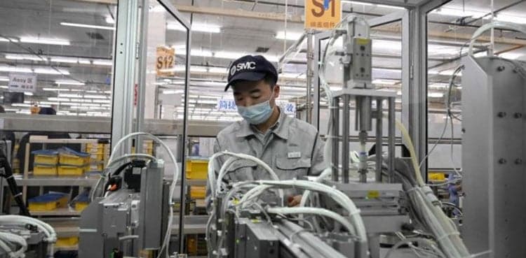 China's factory activity stuns with fastest growth in a decade