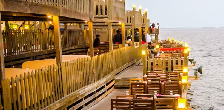 Smog: LHC fixes restaurant timings