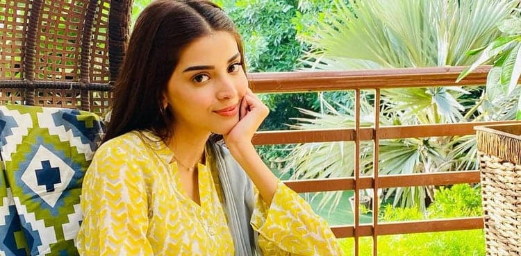 'Koi zindagi se dar gaya': Zainab Shabir