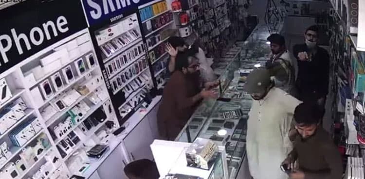 Karachi traders threaten to shut down markets over ‘rising street crimes’