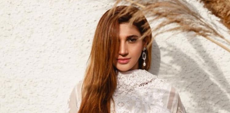 'Kahin pr bol deti hun': Sana Fakhar's post goes viral