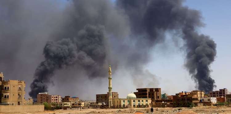 Sudan battles risk exodus of 800,000 people: UN