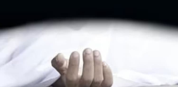 Minor girl choked to death after driver closes car window on her neck