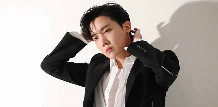 BTS star J-Hope drops first picture in uniform from military duty