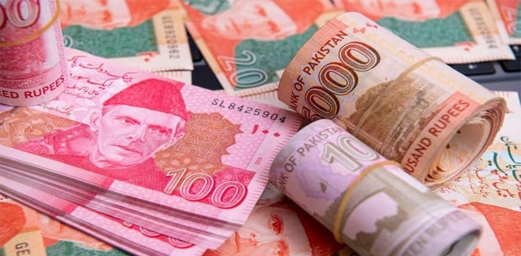 Fitch says Pakistan's election outcome highlights risks to new IMF deal