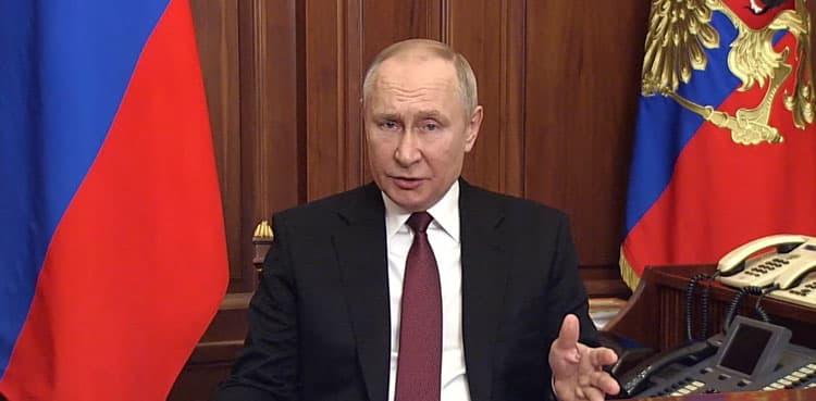 Putin vows to crush 'armed mutiny' after Wagner boss launches revolt