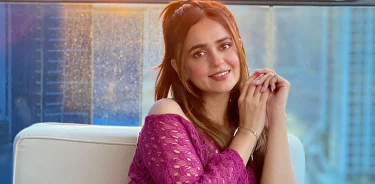 Sumbul Iqbal Khan wins hearts with latest pictures