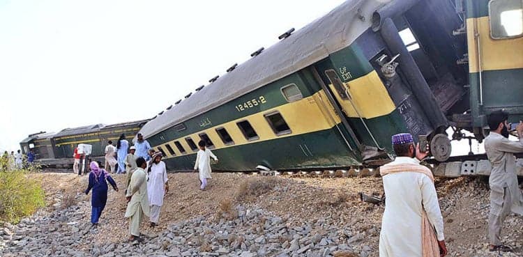At least 10 injured after train derails near Faisalabad