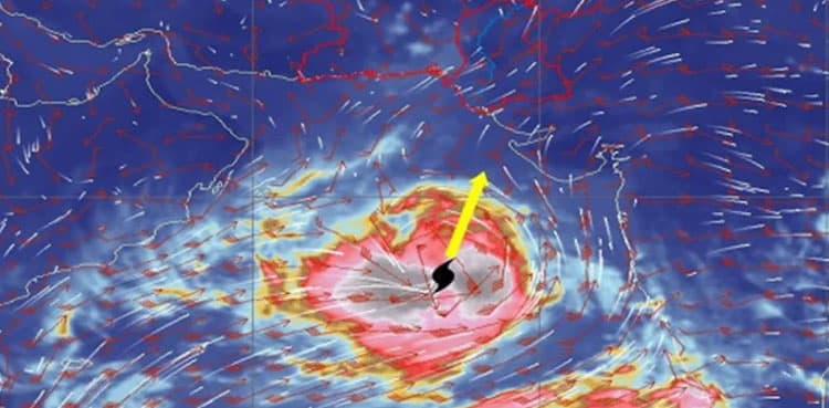 Red alert issued for Karachi Port as Cyclone Biparjoy intensifies  