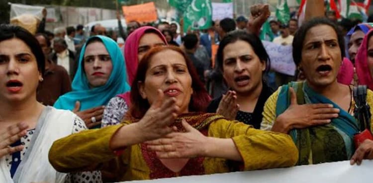 Sindh govt decides to introduce transgender education policy