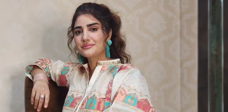 'When in doubt...': Aliya Ali's pictures go viral