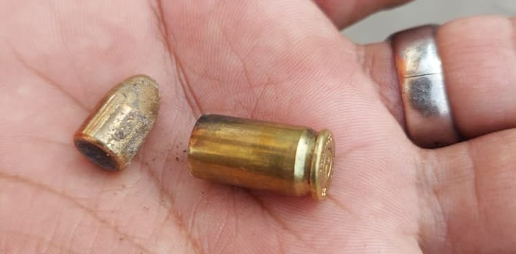 Cop wounded in firing by ‘drug peddlers’ in Karachi