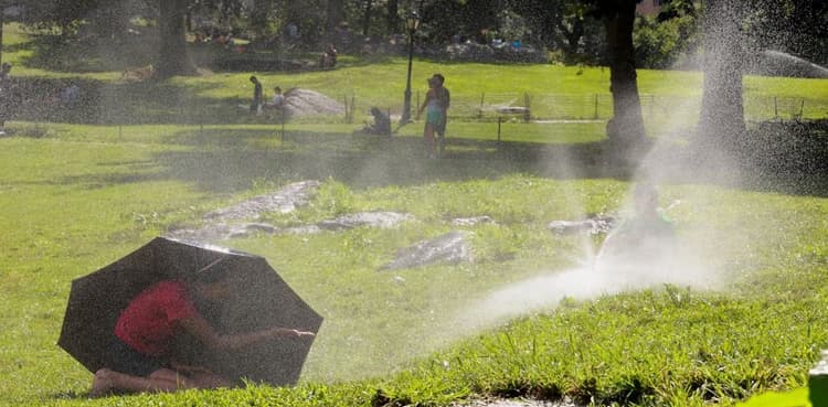 Heatwave bakes US as heat index soars past 100 degrees