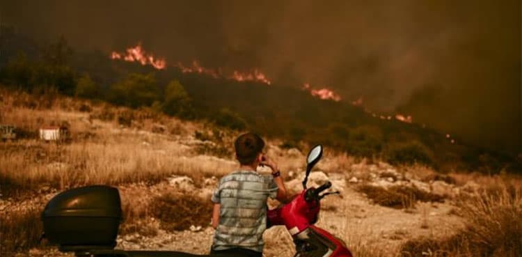 Athens district evacuated as Greek fire death toll hits 20