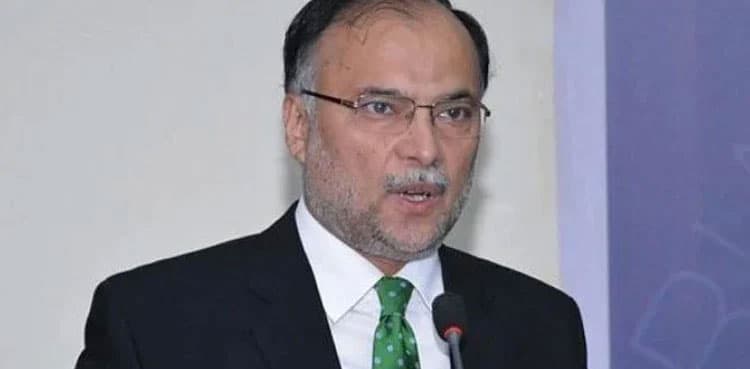 Karachi's development is not federal govt responsibility: Ahsan Iqbal