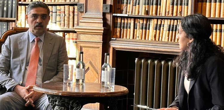 PM Kakar interacts with students at Oxford Union