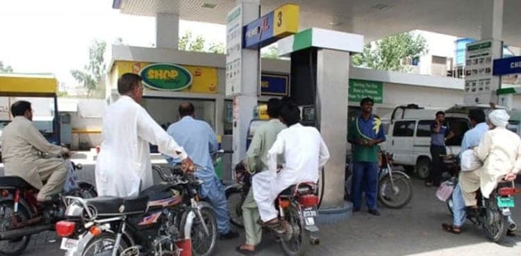 Petroleum dealers threaten nationwide strike