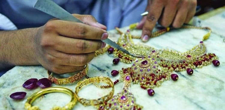 Gold price in Pakistan registers major drop