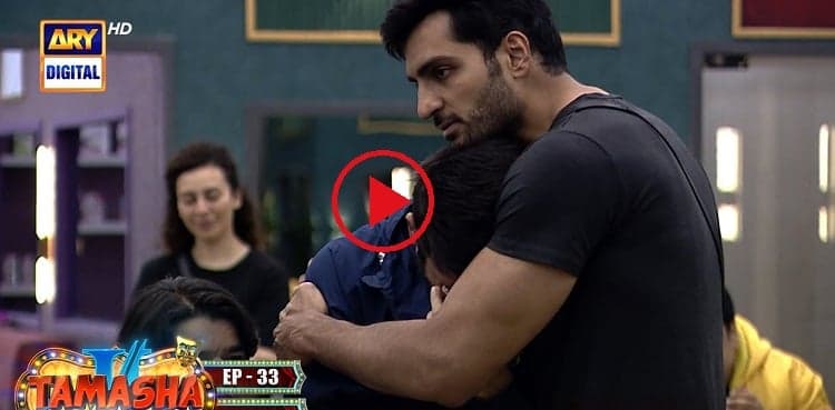 Junaid Niazi breaks down into tears in 'Tamasha 2'