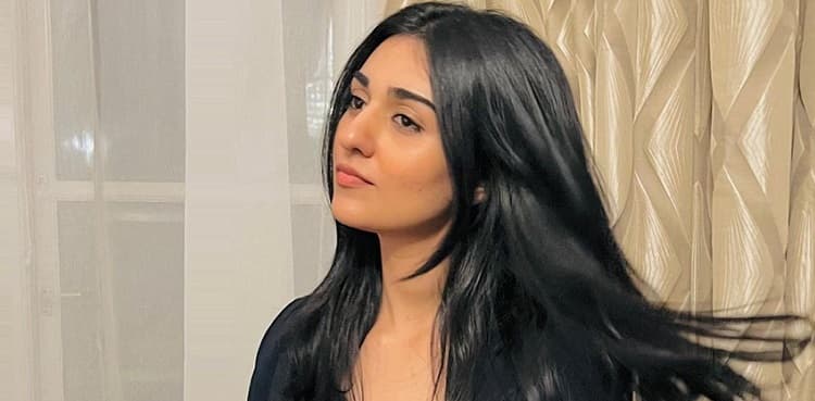 Sarah Khan shells out style goals in London: See pics