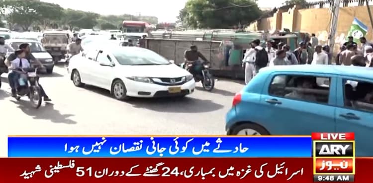 Speeding passenger bus overturns in Karachi