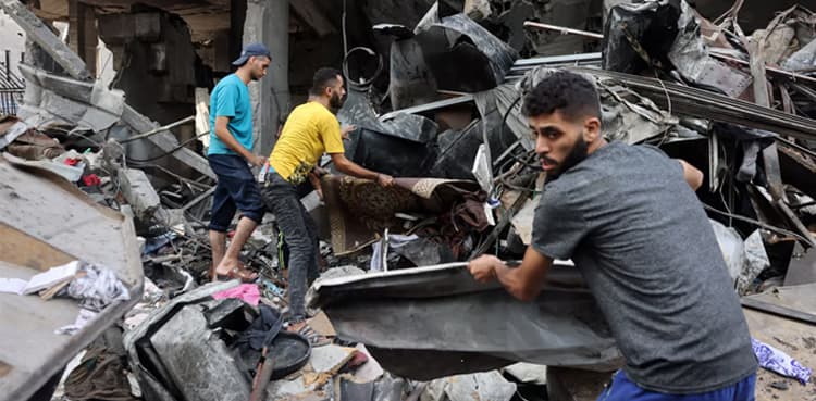 Gaza under blackout as Israel attacks 'everywhere'