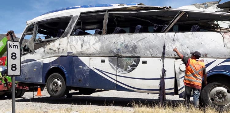 18 migrants killed in Mexico bus crash