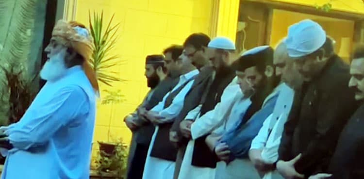 Asad Qaiser opens up on offering prayer behind Fazl