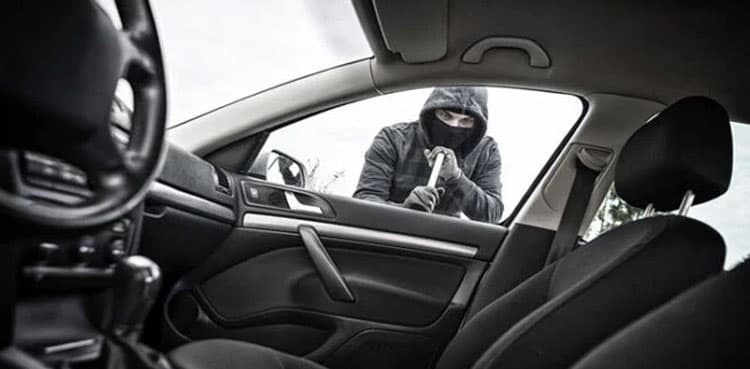 Scrap dealers found involved in car snatching, theft cases in Karachi