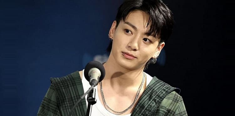 BTS star Jungkook leaves fans worried