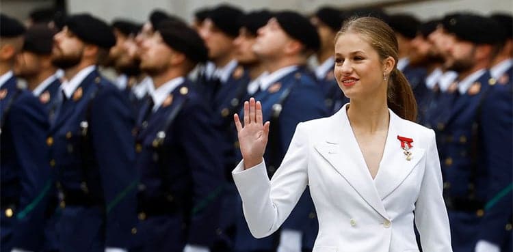 Princess Leonor swears allegiance to divided nation
