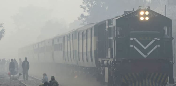 No more train delays! Pakistan railways launches anti-fog device
