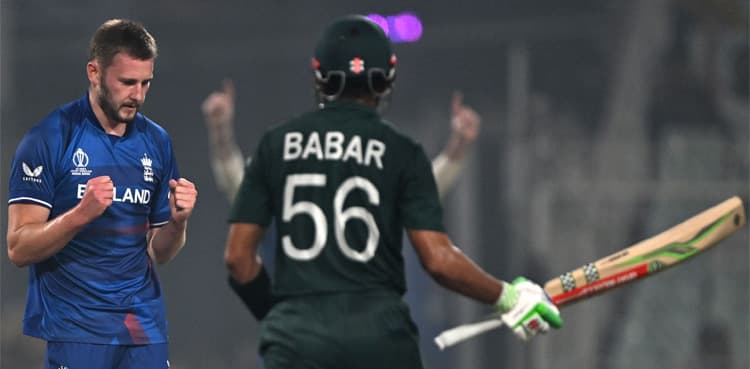 England sign off with victory, Pakistan eliminated