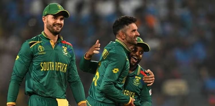 South Africa thrash New Zealand by 190 runs in World Cup clash