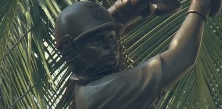 Sachin Tendulkar or Steve Smith? Fans confused by newly unveiled statue