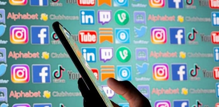 Social media platforms down in Pakistan