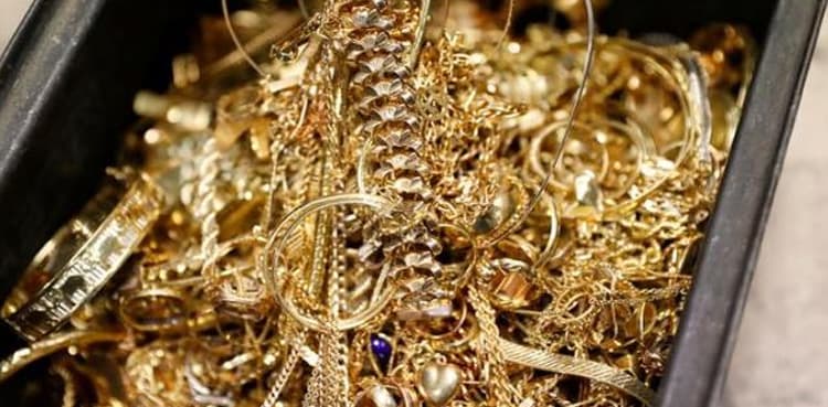 Gold rates go up in Pakistan