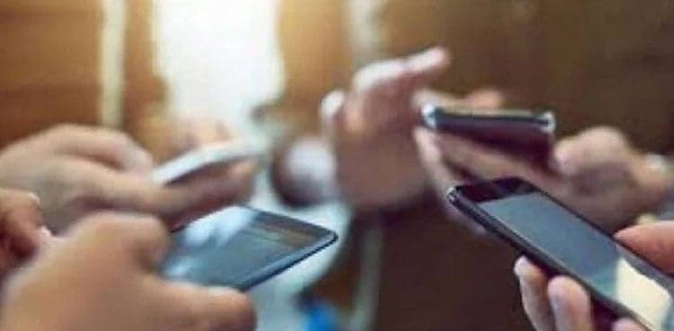 Overseas Pakistanis get tax concession on mobile phones