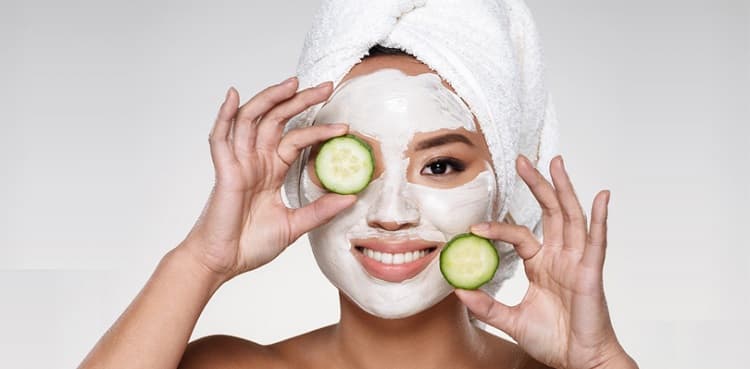 Want glowing skin and healthy hair? Try these celebs-approved DIYs