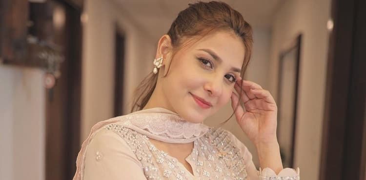 Hina Altaf shares a cryptic post amid Starbucks fiasco