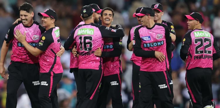 Sydney Sixers triumph over Adelaide Strikers in BBL 2023/24 thriller