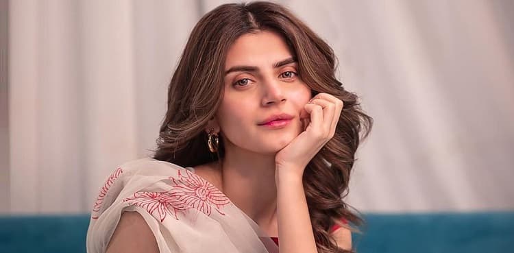 Zubab Rana's Saree look takes social media by storm: See pics