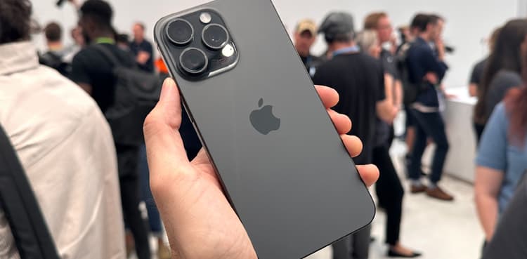 Apple iPhone shipments tumble 19%